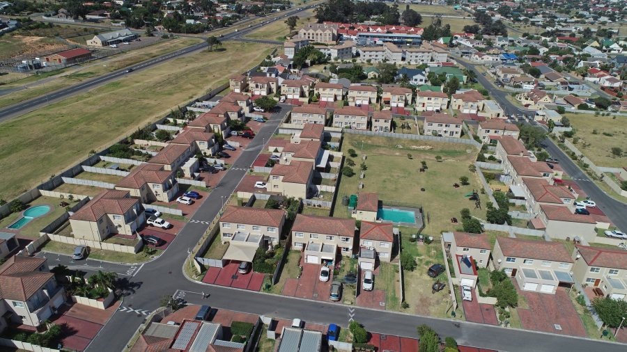 2 Bedroom Property for Sale in Admirals Park Western Cape